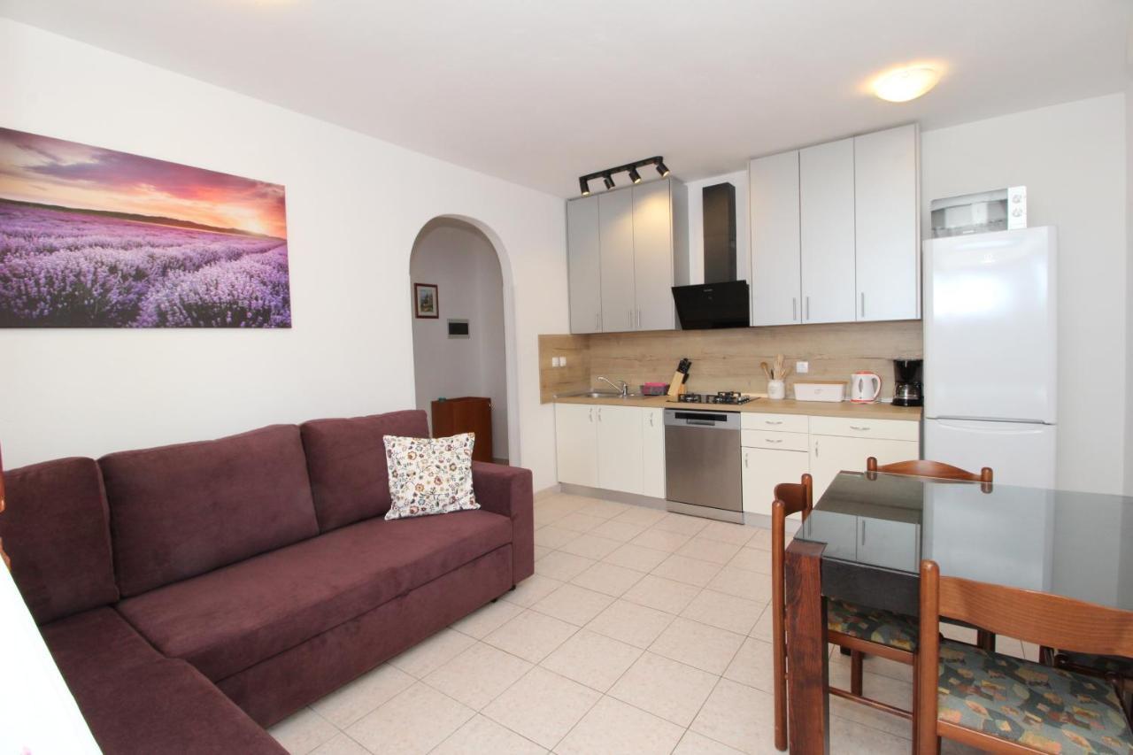 Apartments By The Sea Mandre, Pag - 6284 كولان المظهر الخارجي الصورة