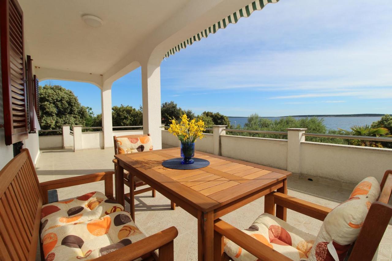 Apartments By The Sea Mandre, Pag - 6284 كولان المظهر الخارجي الصورة