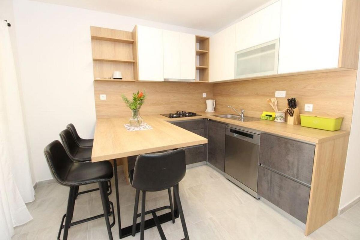 Apartments By The Sea Mandre, Pag - 6284 كولان المظهر الخارجي الصورة