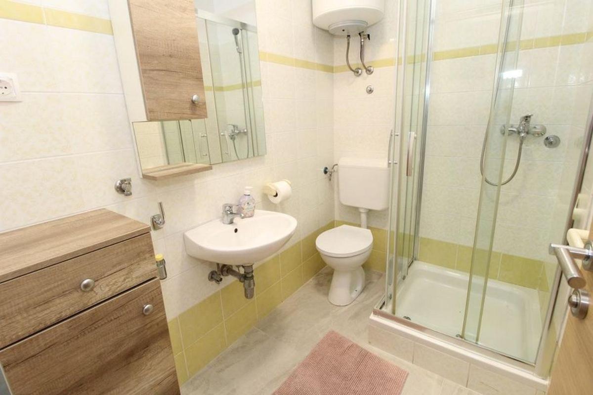 Apartments By The Sea Mandre, Pag - 6284 كولان المظهر الخارجي الصورة