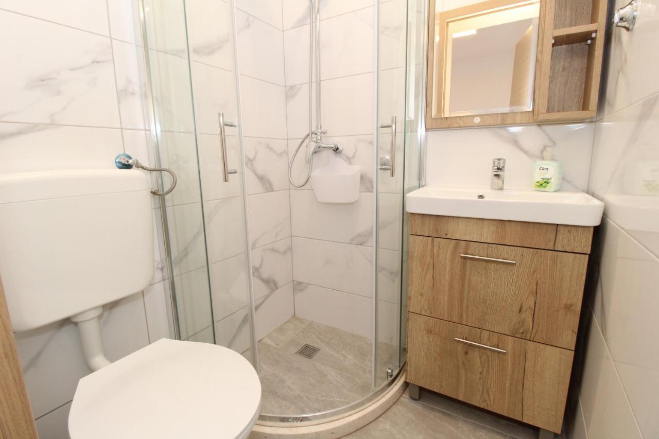 Apartments By The Sea Mandre, Pag - 6284 كولان المظهر الخارجي الصورة