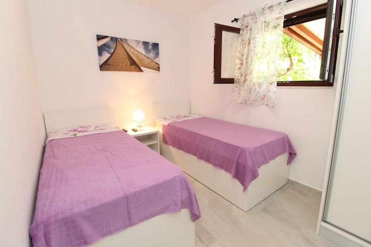 Apartments By The Sea Mandre, Pag - 6284 كولان المظهر الخارجي الصورة