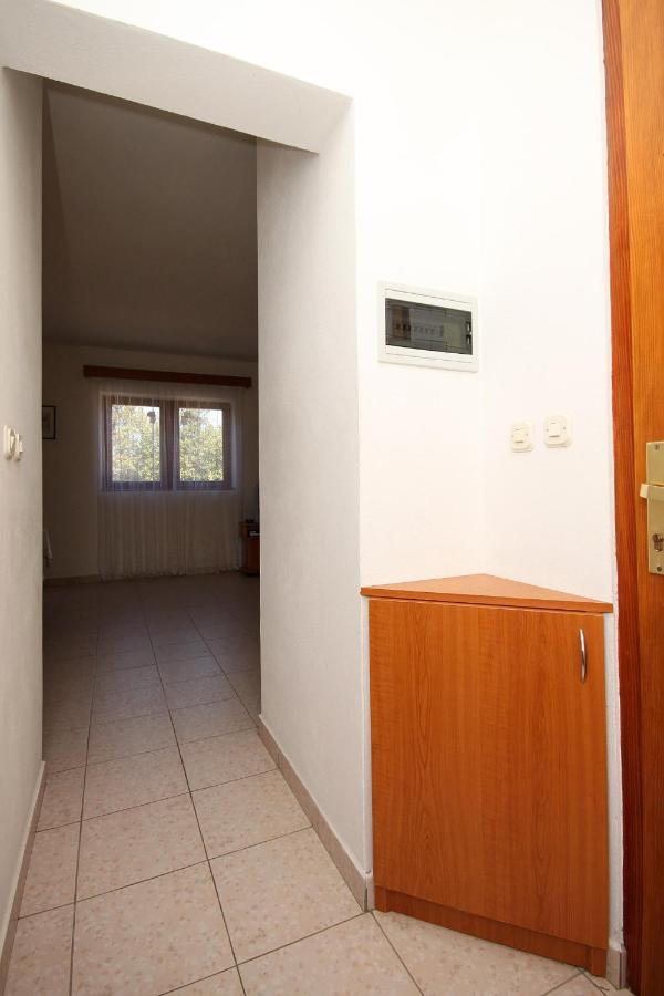 Apartments By The Sea Mandre, Pag - 6284 كولان المظهر الخارجي الصورة