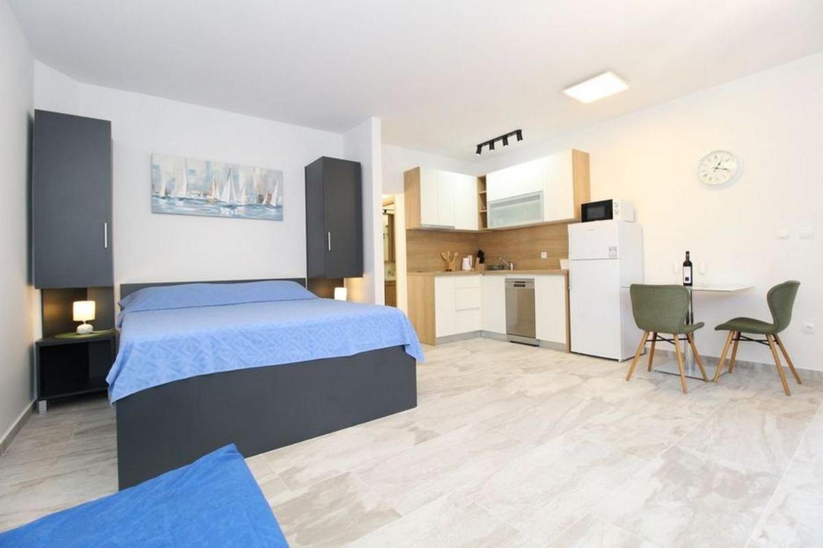 Apartments By The Sea Mandre, Pag - 6284 كولان المظهر الخارجي الصورة