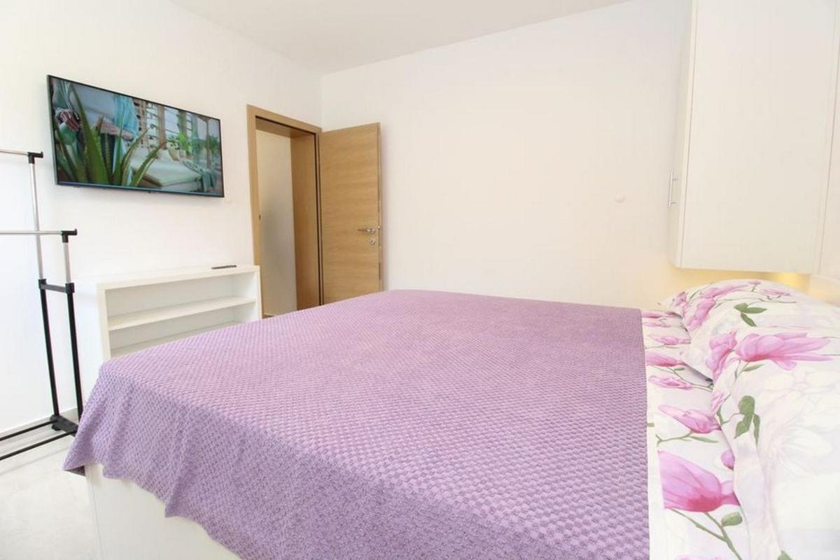 Apartments By The Sea Mandre, Pag - 6284 كولان الغرفة الصورة